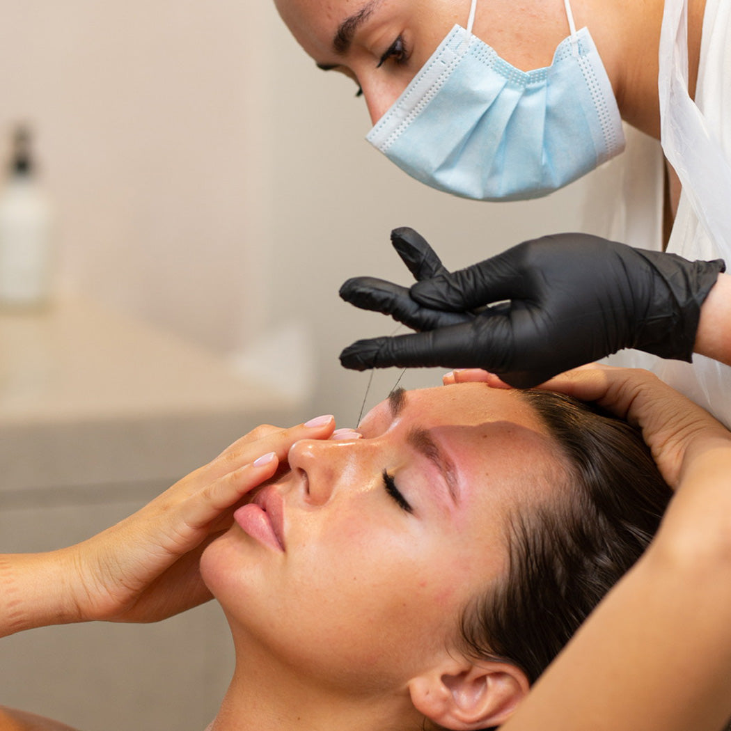 brows threading and waxing at BROWZ for the HD brows treatment