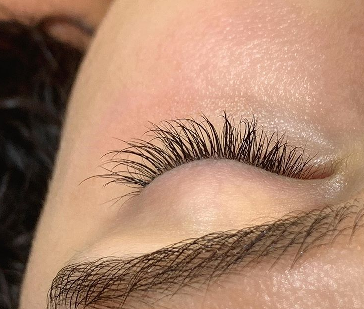 Eyelash Lifting: A Semi-Permanent Solution For Your Eyelashes