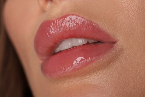 What You Need To Know About Lip Tattooing