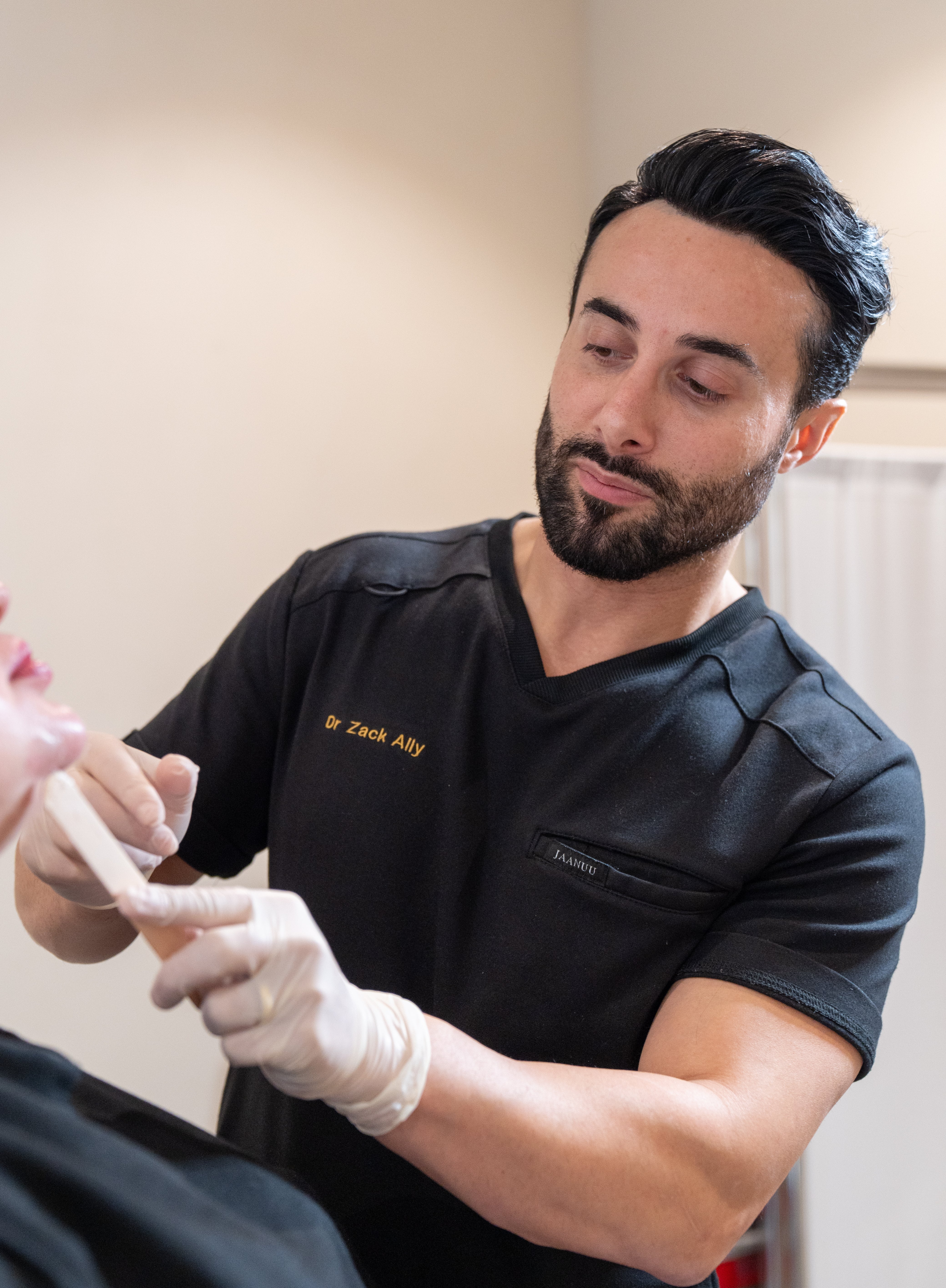 Dermal filler applied for non-surgical jawline contouring