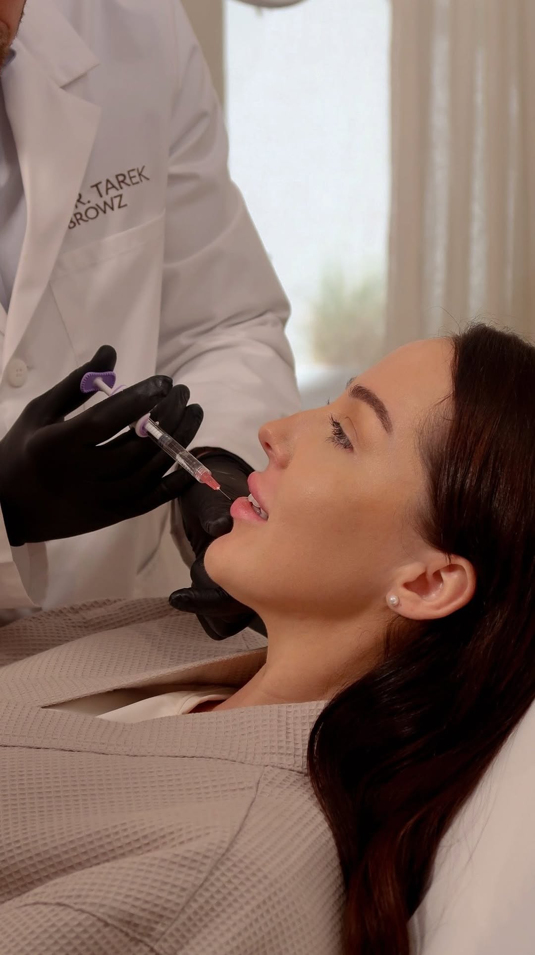 BROWZ Botox Dubai treatment with expert professionals delivering precise Botox injections for smooth, natural-looking results.